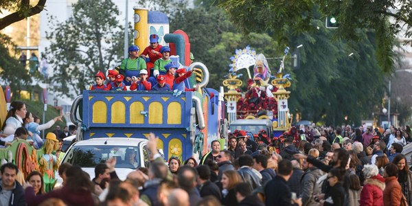 Más de 6.500 personas participan en las 22 cabalgatas de Reyes  Magos que recorrerán los distintos barrios de los Distritos de la ciudad los días 4, 5 y 6 de enero