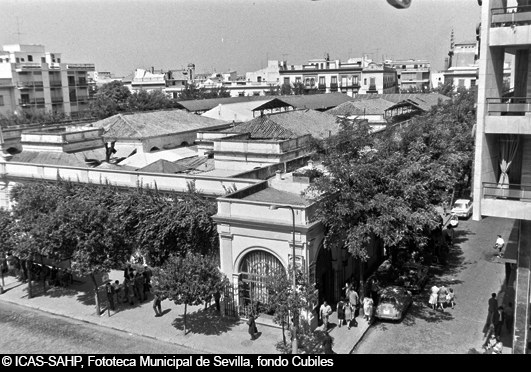 Vista cenital del Mercado de la Encarnación. 1967 ©ICAS-SAHP, Fototeca Municipal de Sevilla, fondo Cubiles