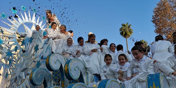 El Ayuntamiento destaca que la edición de la Cabalgata de Reyes Magos de 2020 ha sido “la mejor de los últimos años” con unas 550.000 personas congregadas a lo largo de su recorrido
