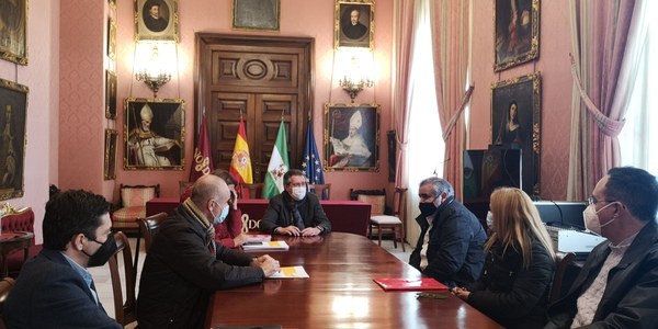 El Ayuntamiento de Sevilla inicia la tramitación de una revisión de la ordenanza que regula los quioscos de prensa para abrir nuevas posibilidades de actividad y generación de ingresos