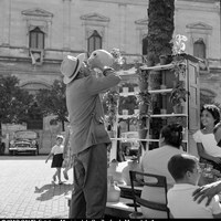 Puesto de agua de Tina en la Plaza Nueva. 15 de agosto de 1961 ©ICAS-SAHP, Fototeca Municipal de Sevilla, fondo Manuel de Arcos