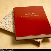 Libro de Firmas realizado para la exposición Murillo y su estela en Sevilla. 2017. Encuadernación en plena piel color rojo vivo. Lomo con cinco nervios y estampación en oro en lomo y tapa delantera. El papel utilizado es un verjurado ahuesado de 100 gramos. Se ha realizado un estuche de boca en cartón duro, interior forrado de papel verjurado y exterior con papel marmoleado a mano para protección de la encuadernación. ©ICAS-SAHP, Dpto. Reprografía