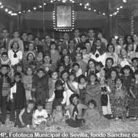 Celebración del Carnaval. Baile infantil de Piñata en el Centro Cultural de Izquierda Republicana con sede en la calle Sierpes, 52. 1932 ©ICAS-SAHP, Fototeca Municipal de Sevilla, fondo Sánchez del Pando