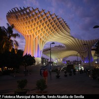 Desde su inauguración en mayo de 2011, la plaza ha vuelto a tener el protagonismo de otra época y es hoy un escenario imprescindible para cualquier manifestación social o cultural de la ciudad. Así mismo, se ha convertido en un reclamo turístico que ha revalorizado todo el entorno. ©ICAS-SAHP, Fototeca Municipal de Sevilla, fondo Alcaldía de Sevilla